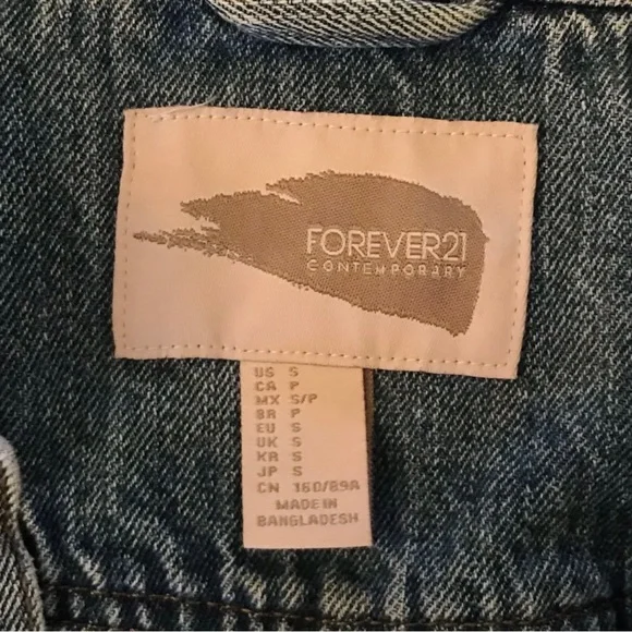 FOREVER 21 • Contemporary Blue Denim Jean Jacket Button Factory Distressed Small - Picture 7 of 9